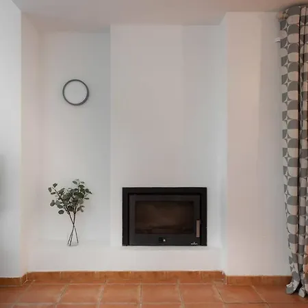Splendid And Harmonious 3br House W/pool Holiday home